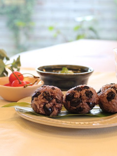 美肌レシピ✨簡単炊飯器で黒豆ごはん-レシピのメイン写真