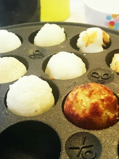 たこ焼き器で餅焼いてみました♪-レシピのメイン写真