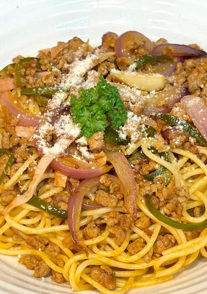 ランチやお弁当に。ひき肉とハムの旨みナポリタン-レシピのメイン写真