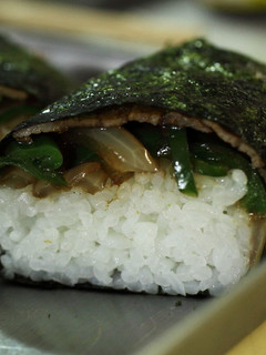 豚ばらニンニク醤油炒めおにぎり-レシピのメイン写真