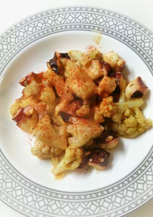 タコとカリフラワーのカレー風味♪-レシピのメイン写真