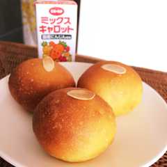 รูปของ 野菜ジュースでほっこりにんじんパン