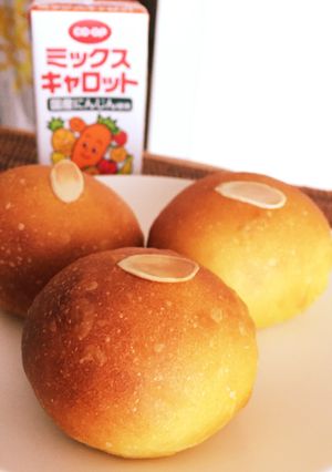 野菜ジュースでほっこりにんじんパン-レシピのメイン写真