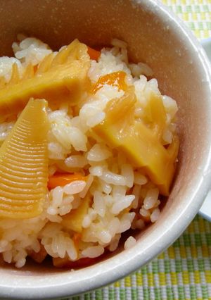 季節の味。たけのこごはんですよ-レシピのメイン写真