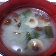 天然エノキダケ、シモフリシメジの味噌汁