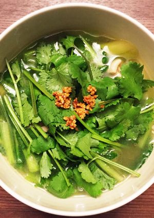 鶏肉とパクチーのヘルシー満腹スープ-レシピのメイン写真