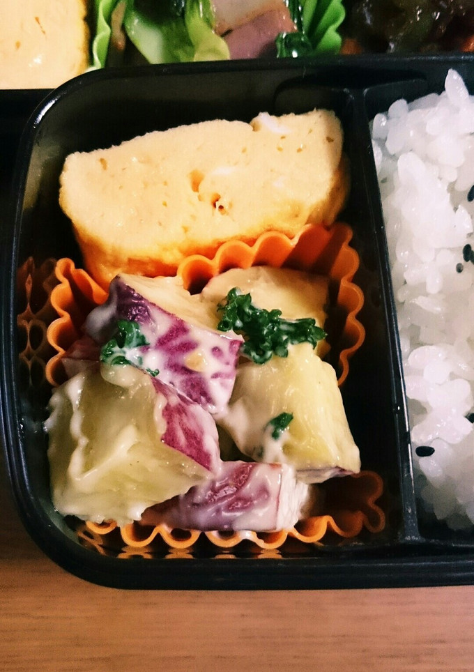 焼き芋とりんごのサラダ-レシピのメイン写真
