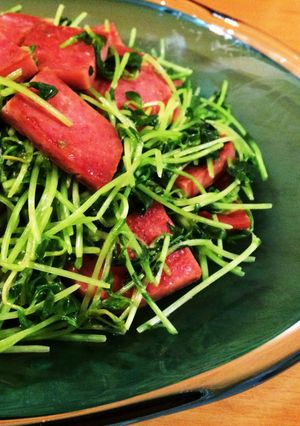材料3つで激ウマ♡豆苗とスパムの炒め物-レシピのメイン写真