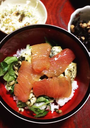 まぐろの漬けと絹ごし豆腐のジェノベーゼ丼-レシピのメイン写真