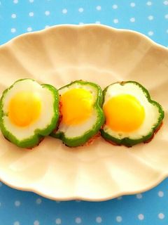 低糖質レシピ☆お弁当に!お花形の目玉焼き-レシピのメイン写真