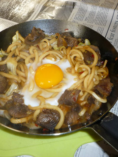 鉄パンでまぐろ・ステーキの焼きうどんv2-レシピのメイン写真