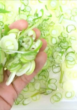 電動野菜スライサーでネギのスライス-レシピのメイン写真