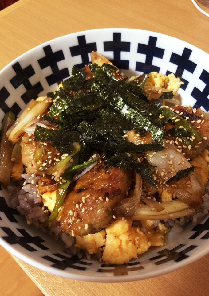 鶏挽肉と長ネギだけ！簡単つくね丼-レシピのメイン写真