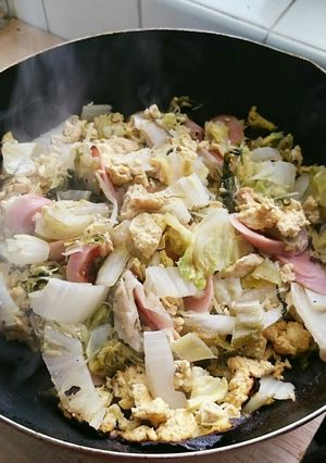 簡単☆卵と魚肉ソーセージの炒めもの-レシピのメイン写真