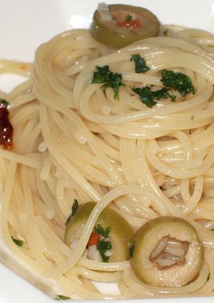 オリーブとアンチョビdeパスタ-レシピのメイン写真