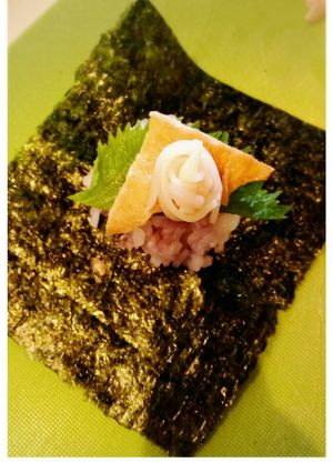 稲荷風手まきごはん　紫蘇とがりを添えて-レシピのメイン写真