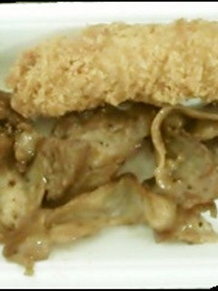 豚肉の細切れ、焼き肉風味 エビフライ添え-レシピのメイン写真