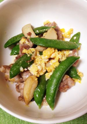 春色！スナップエンドウと豚肉の炒め物-レシピのメイン写真