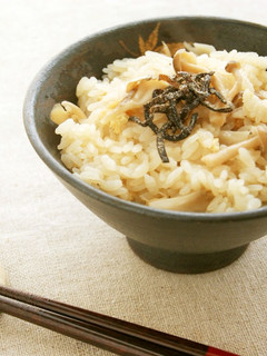 コツいらず♪きのこの炊き込みご飯-レシピのメイン写真