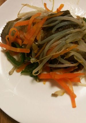 野菜たっぷり!カラスカレイの昆布蒸し-レシピのメイン写真