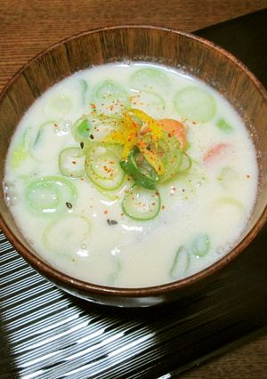 かしら芋の豆乳入り白味噌汁-レシピのメイン写真