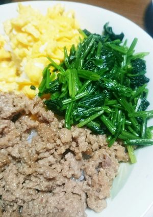 簡単！しっとりそぼろの二色丼♡-レシピのメイン写真