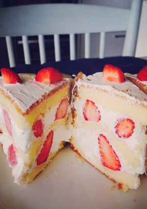旬の苺丸ごと入れる贅沢ショートケーキ-レシピのメイン写真
