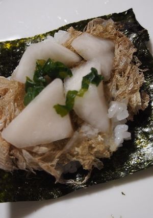 とろろ昆布とかぶら漬けの手まきごはん-レシピのメイン写真