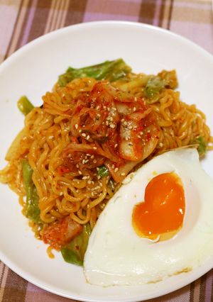 キムチ焼きラーメン(김치라면볶음）。-レシピのメイン写真