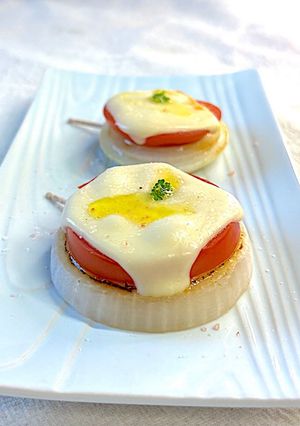 オシャレ✨(新)玉ねぎとトマトのチーズ焼-レシピのメイン写真