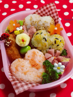 ハートの三色おにぎり弁当 幼稚園-レシピのメイン写真