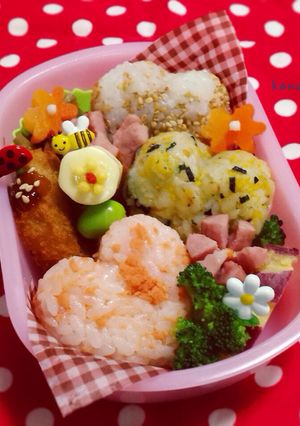 ハートの三色おにぎり弁当 幼稚園-レシピのメイン写真