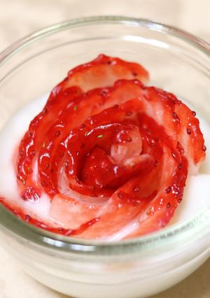 バレンタインに！イチゴの薔薇カット-レシピのメイン写真