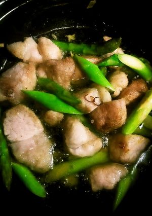 簡単！豚肉とアスパラDEアヒージョ♪-レシピのメイン写真