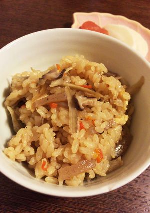 簡単おいしい!しっかり味の炊き込みご飯-レシピのメイン写真