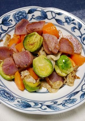 芽キャベツとイーザンルビーのマヨバタ炒め-レシピのメイン写真