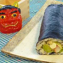 รูปของ 恵方巻き 味噌マヨネーズのチーズサラダ巻