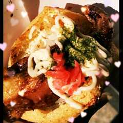 รูปของ 【料理上手の母直伝】おきつねバーガー