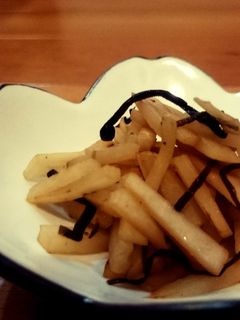 大根の皮の塩昆布炒め-レシピのメイン写真