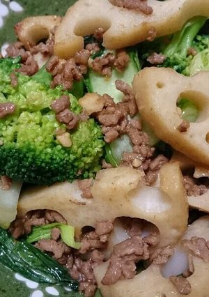 レンコンと挽肉◎焼き肉のたれ炒め-レシピのメイン写真