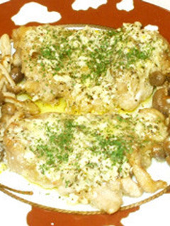鶏もも肉シメジの簡単バジルチーズソース-レシピのメイン写真