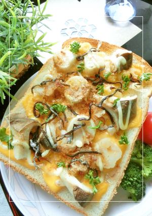 エリンギ×チーズの塩昆布おかかトースト-レシピのメイン写真