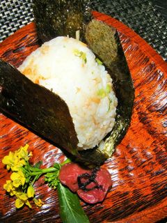 簡単炊き込みご飯のおにぎり-レシピのメイン写真