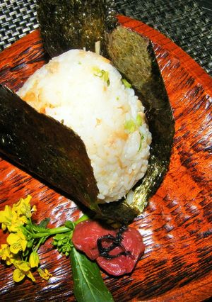 簡単炊き込みご飯のおにぎり-レシピのメイン写真
