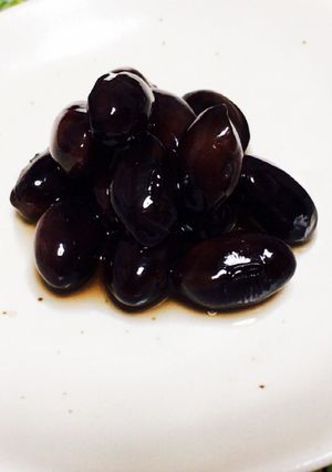 炊飯器でぷっくり黒豆カンタンよ美肌お正月-レシピのメイン写真