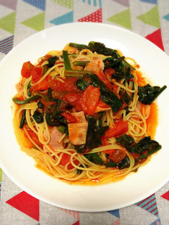 トマトとほうれん草とベーコンのパスタ-レシピのメイン写真