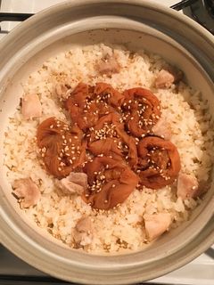土鍋で梅干しの炊き込みご飯-レシピのメイン写真