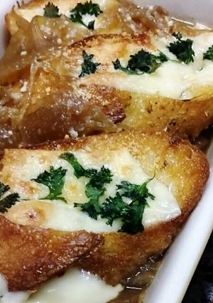 とろっとチーズのオニオングラタンスープ-レシピのメイン写真