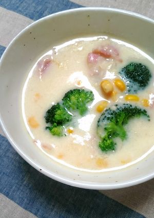 ブロッコリーとコーンのクリームシチュー-レシピのメイン写真