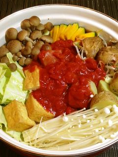 カマンベールが真ん中のトマト鍋-レシピのメイン写真